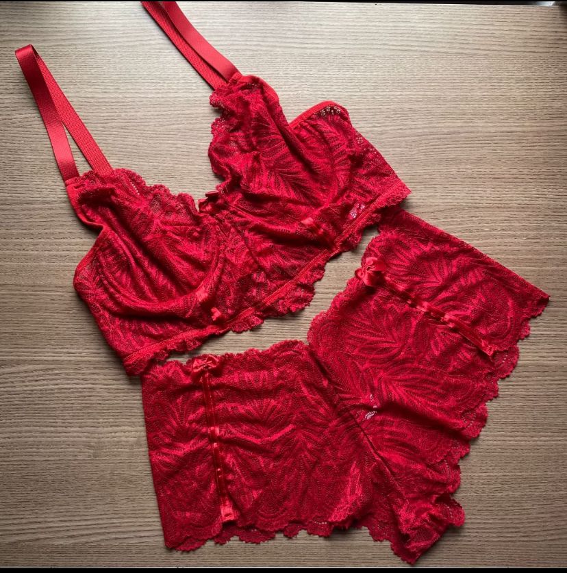 Lingerie Plus Size com Alça Reforçada Croped e Caleçon Conjunto Plus Size